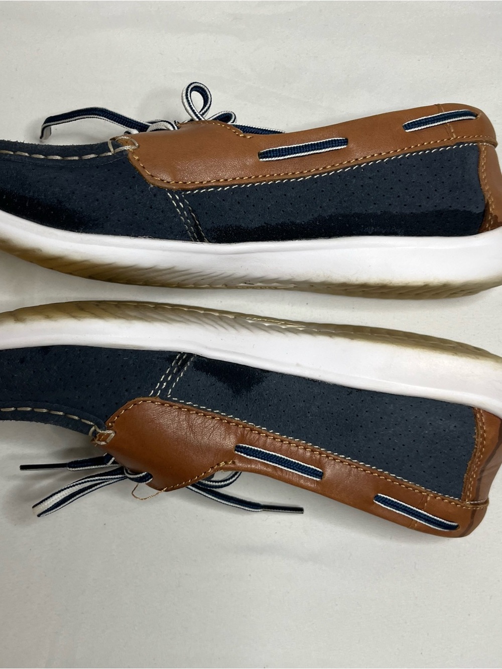 Clarks Navy and Brown Women’s Boat Shoes with Contrast Laces - Picture 8 of 12